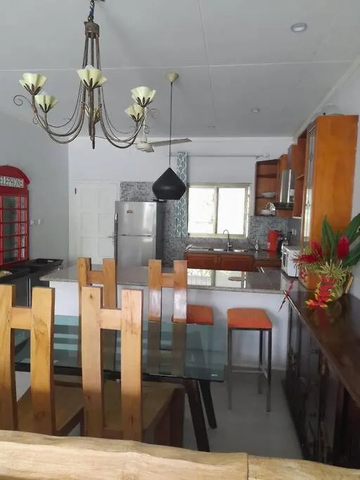Bayview Villas - Sea Side Two Bedroom Apartment Grand Anse  0*, Grand Anse (Mahe)